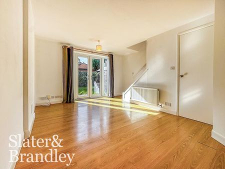 2 bedroom semi-detached house to rent - Photo 4