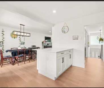 1106 Duthie Avenue apartment — Burnaby, BC (3-Bedroom) - 3 Bedroom - Photo 6