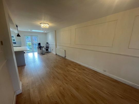 3 bedroom property to rent - Photo 1