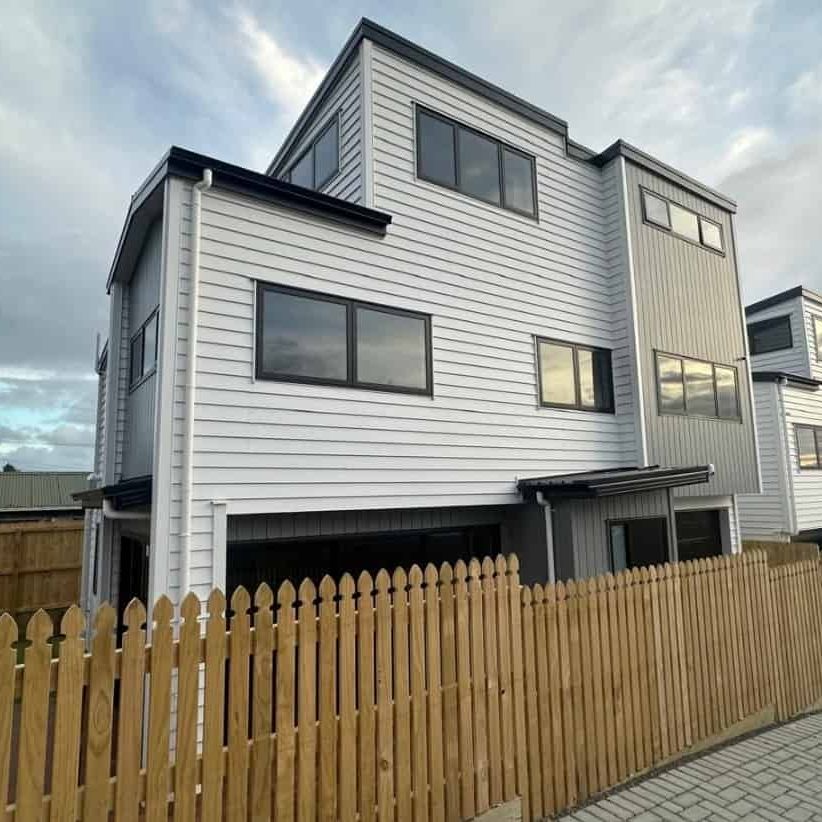 Home In Blockhouse BAy - Photo 1