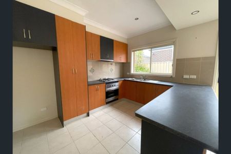 Modern Lifestyle in Prime location! - Photo 3