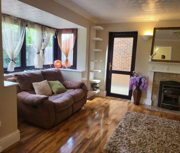 4 bedroom semi-detached house to rent - Photo 2