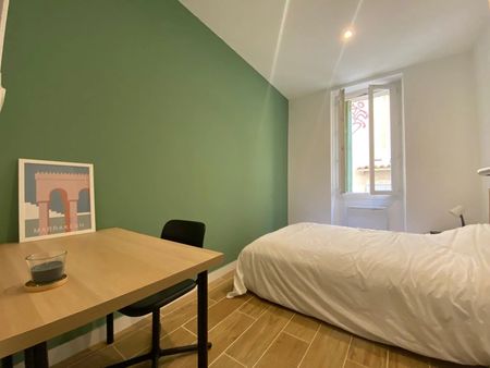 Location Appartement 4 pièces 61m² MARSEILLE 5ème - Photo 4