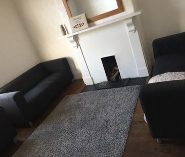 7 Bed Terraced House, Brunswick Street, S10 - Photo 2