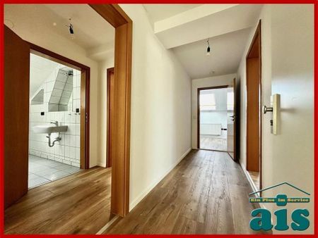 ais-GmbH bietet an: Renovierte 4 Zimmer Wohnung in der Südstadt. - Photo 3