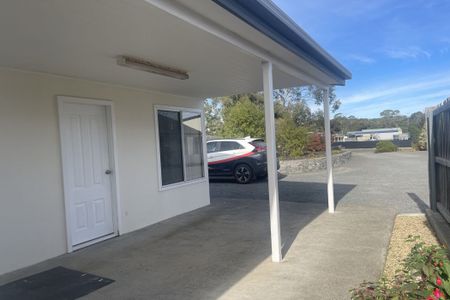 Neatly presented 2 bedroom unit - Photo 5