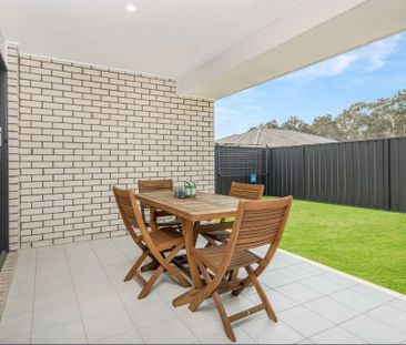 STYLISH LOW MAINTENANCE DUPLEX - Photo 3