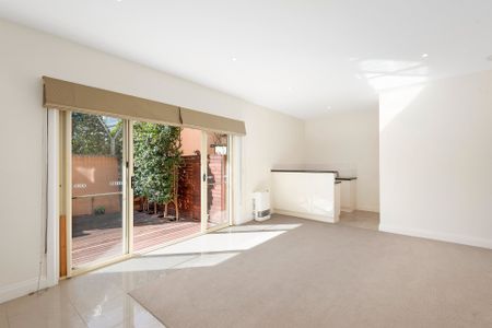 2/1 Cliff Street, Rippleside - Photo 3