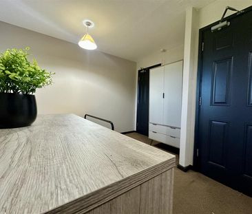 York Road, Stevenage, SG1 - Photo 2