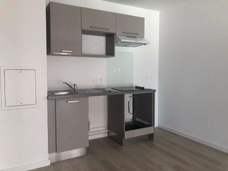 location Appartement T2 DE 43.4m² À AMIENS - Photo 2