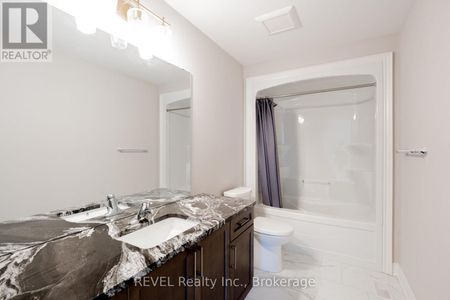 For Lease - 202 Viger Drive Unit# Upper, Welland, Ontario - Photo 3