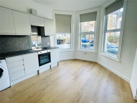 Duckett Road, N4, London - Photo 5