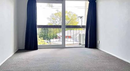Ideal Mt Eden Living - Photo 5