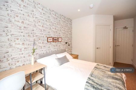 1 bedroom in a house share to rent - Photo 3