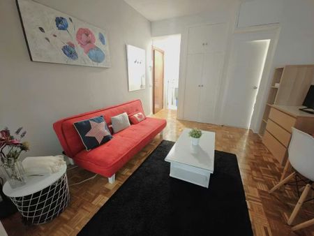 Calle de la Chinchilla, Madrid, Community of Madrid 28013 - Photo 5