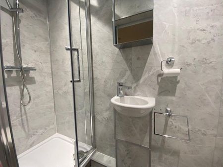 2 bedroom flat to rent - Photo 3