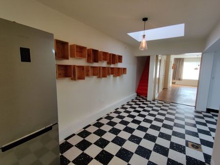 Gezellige woning op een ideale locatie in Roeselare - Photo 5