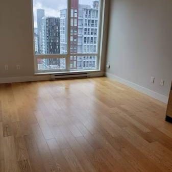 Unfurnished 1 br + den + solarium w/Parking & storage! - Photo 3