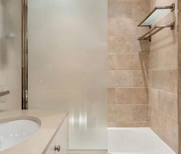 Appartement te huur in Knokke voor € 1.200 met 1 slaapkamer - Photo 2