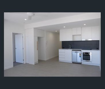 Spacious 1 bedroom townhouse in the Heart of Birtinya Rent goes up ... - Photo 3