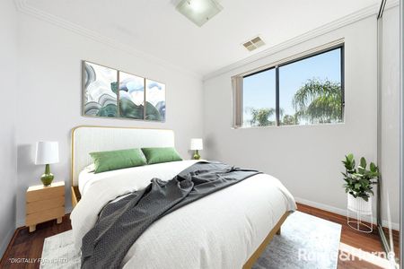 Contemporary, Charming & Convenient! - Photo 5