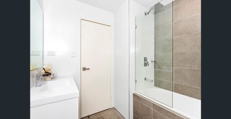 IMMACULATELY PRESENTED - Photo 5