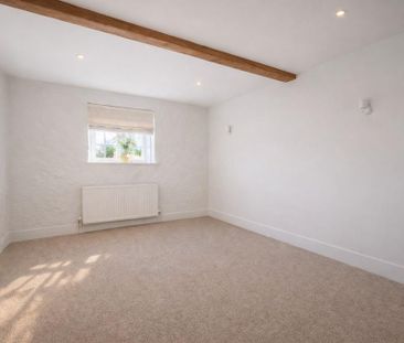 2 bedroom semi-detached house to rent - Photo 6