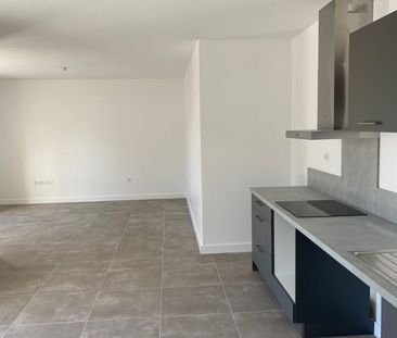 Location Appartement 3 pièces 62m² ORLEANS 45000 - Photo 2