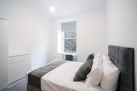 3 bedroom flat to rent - Photo 3