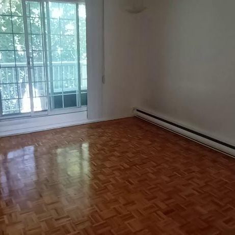 ST-LÉONARD 4 1/2 PRÈS LACORDAIRE ET ST-ZOTHIQUE - Photo 1