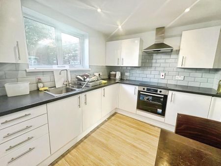 3 bedroom terraced house to rent - Photo 4