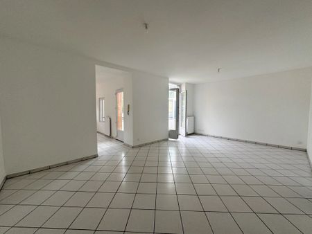 Location Appartement 3 pièces 85 m2 à Le Chambon-Feugerolles - Photo 5