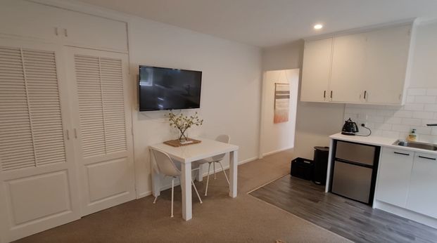 Wonderful Herne Bay 1-Bedroom Unit – Fully Furnished - Photo 1