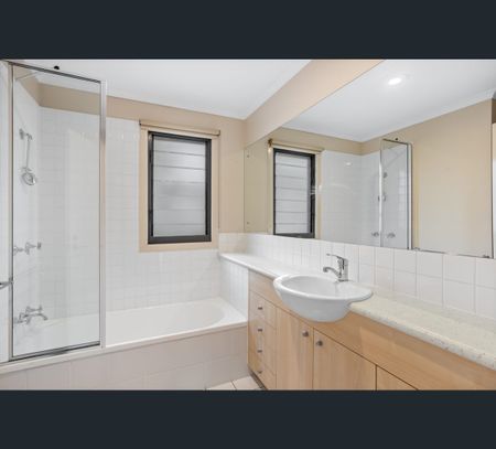2/111 Leworthy Street, Bardon, Qld 4065 - Photo 5