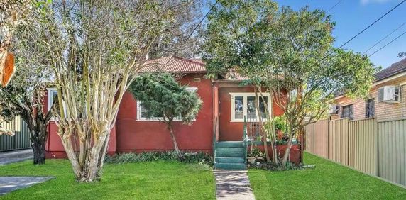 3 Badroom House in Blacktown Available for Lease - Contact Agent: 0420 588 804 - Photo 2