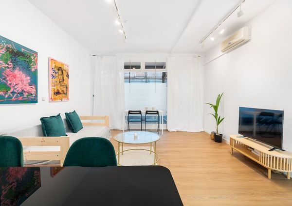 Carrer de Santa Àgata, Barcelona, Catalonia 08012