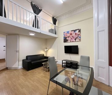 Large Two Bedrooms Flat - Photo 5