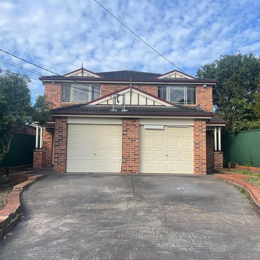 Three Bedroom Home - Close to Schools & Transport - Photo 2