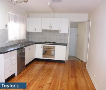 MOVE IN & RELAX - MODERN FAMILY HOME IN GILLES PLAINS - Photo 1