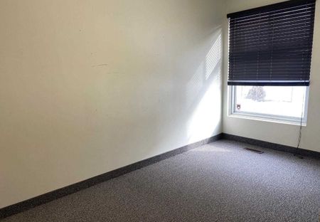 For Lease - 1641 Victoria Park Avenue Unit# 4, Toronto, Ontario - Photo 4