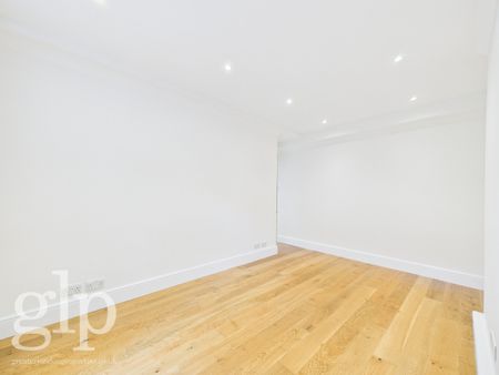 2 Bedroom Apartment, Store Street, Bloomsbury, WC1E - Photo 3