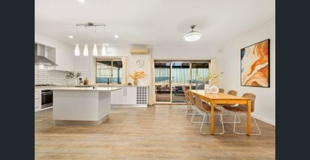 Refurbished Family Home - Glorious Location - With Solar Panels - Photo 3