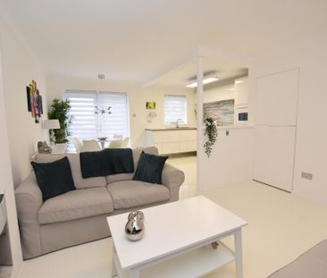 2 bedroom semi-detached house to rent - Photo 3