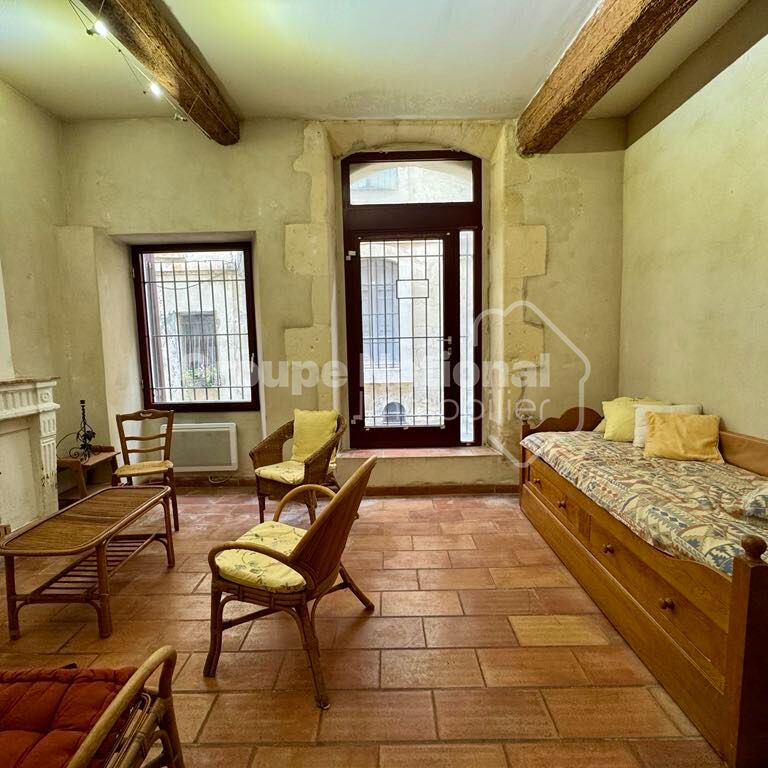 GRAND T2 CHARMANT ET ATYPIQUE - ARLES, - Photo 1