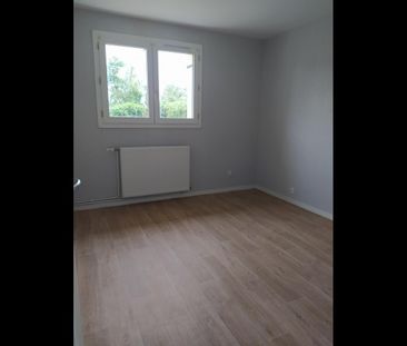 Location Maison 4 pièces 84 m² Lureuil - Photo 5