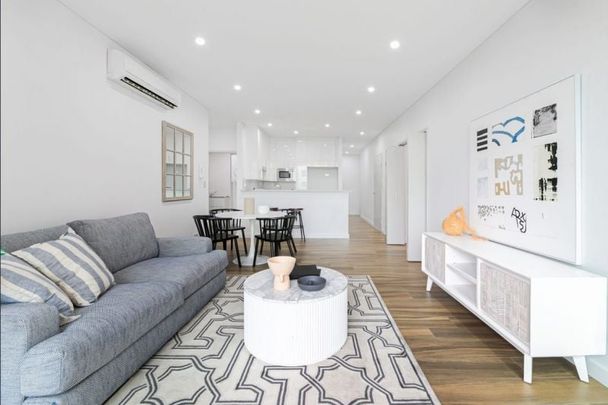 Spacious One-Bedroom Apartment with Study, Parking & Storage in Acacia Gardens - Photo 1