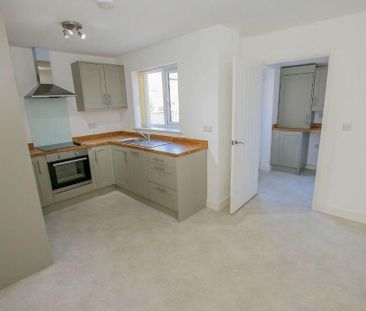 2 bedroom semi-detached house to rent - Photo 3