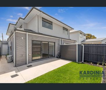 Brand new townhouse - never been lived in! - Photo 5