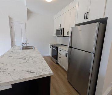 71 GREAT FALLS Boulevard Unit# 53, Hamilton, Ontario, L8B1Y5 - Photo 2