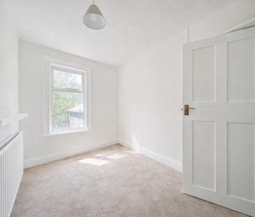4 Bed Detached House, Scrooby St, SE6 - Photo 5